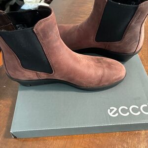 Ecco Boots